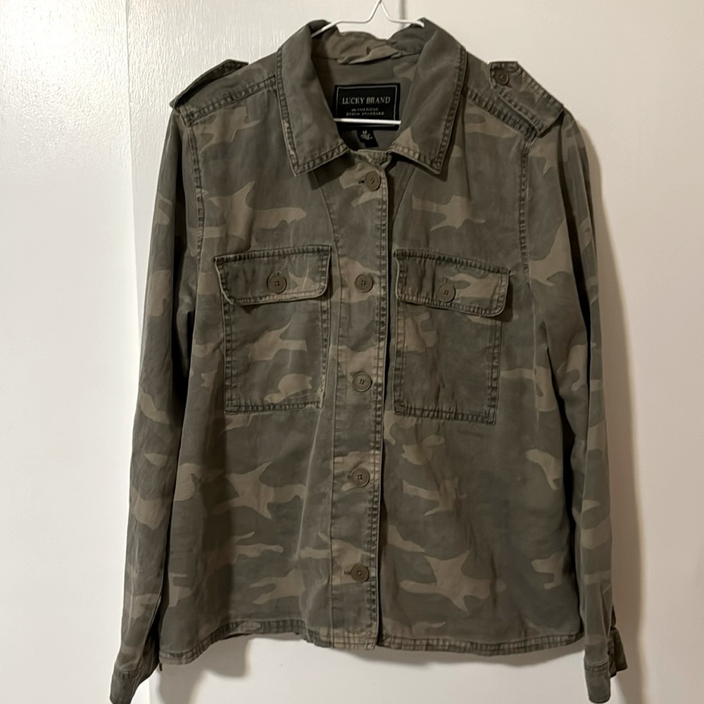 3/$20 Lucky brand button camo shirt - Picture 1 of 6